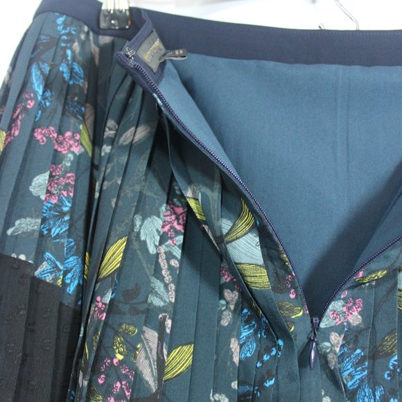 Banana Republic Pleated Skirt size 8 and 14 NWOT - Picture 7 of 8